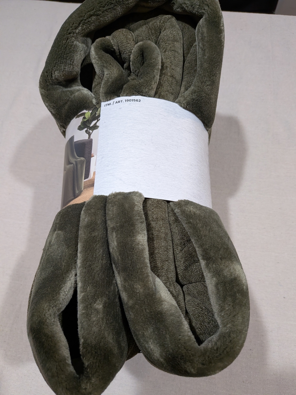 Dark Acadamia Olive Green Chenille Knit Throw NWT - Picture 6 of 9
